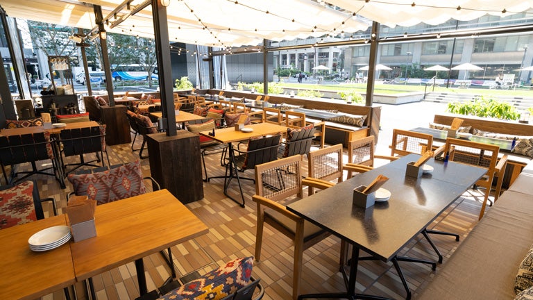TATA ～BAR RESTAURANT CAFE～｜レストラン・フード｜Marunouchi.com