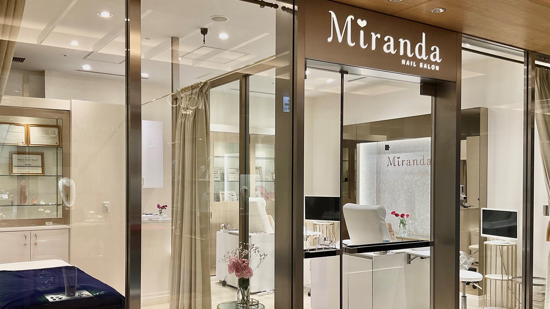 1120_ext_10_0.jpg?width=1200&