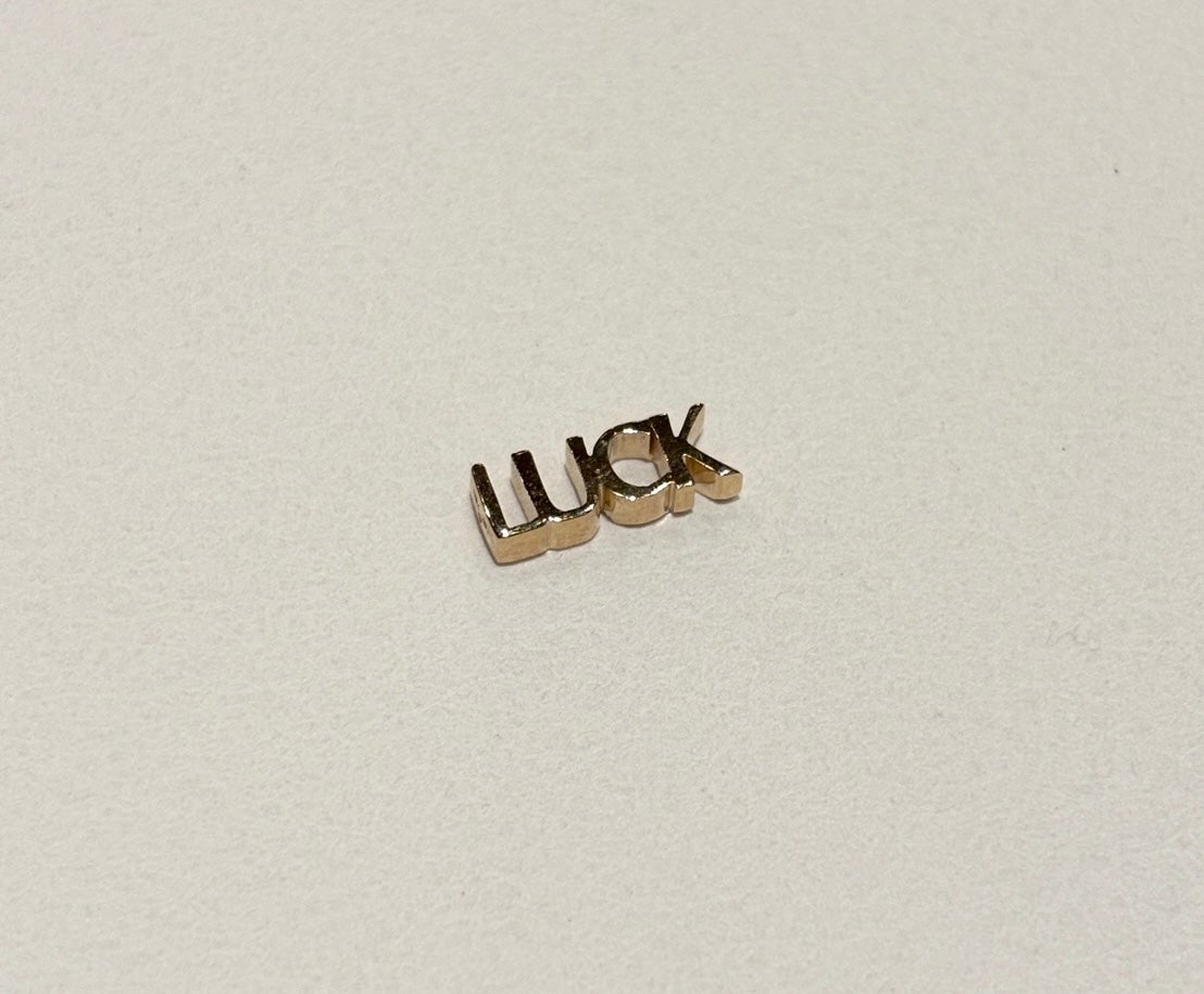 Luck 18k gold charm 60,500 yen including tax