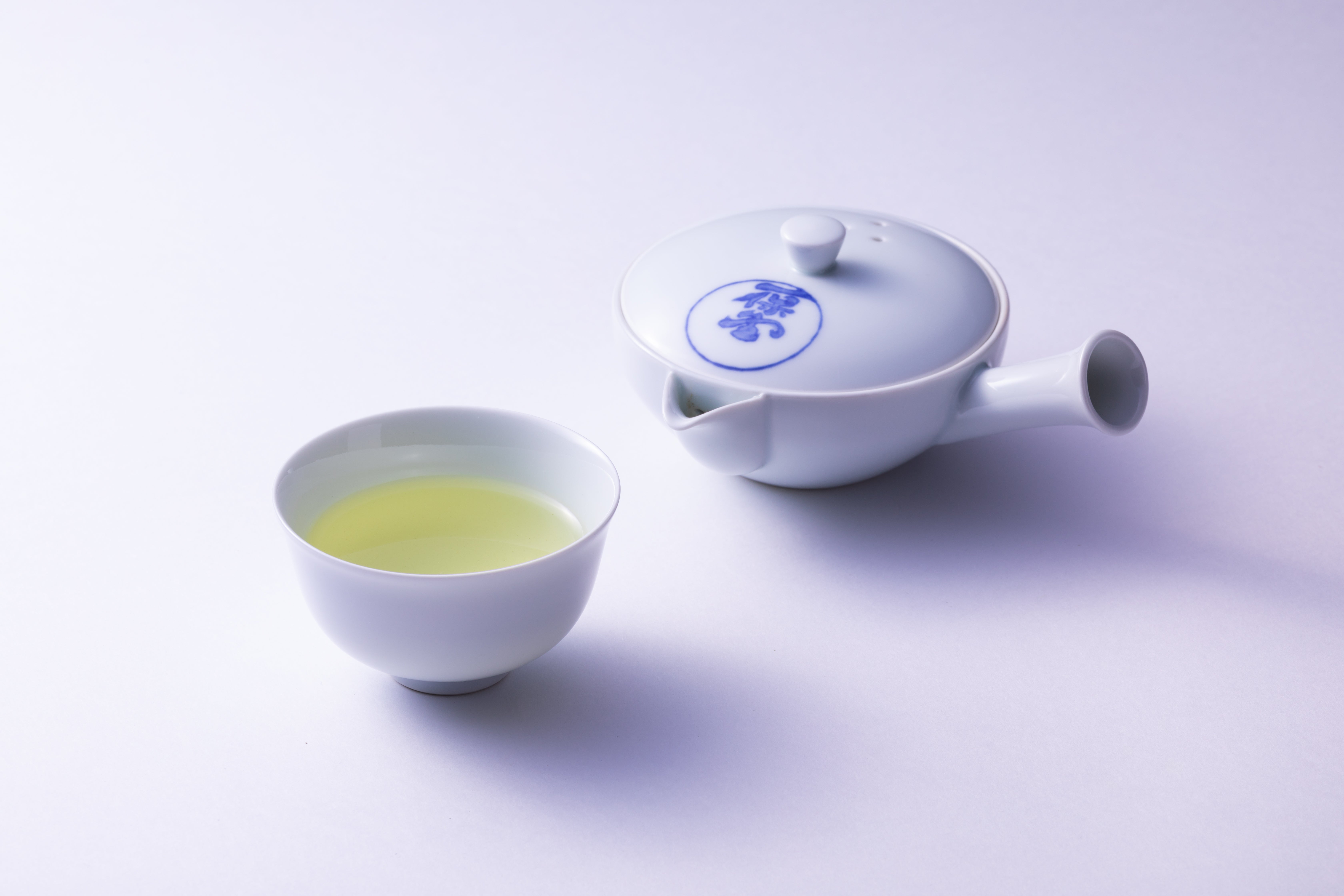 ゆっくり湯冷ましして淹れる温かい玉露、旨みは特別