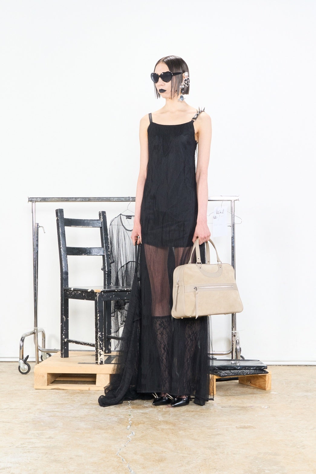 同時発売、ブラックタイプもH.P.FRANCEBIJOUX丸の内店にて好評発売中。