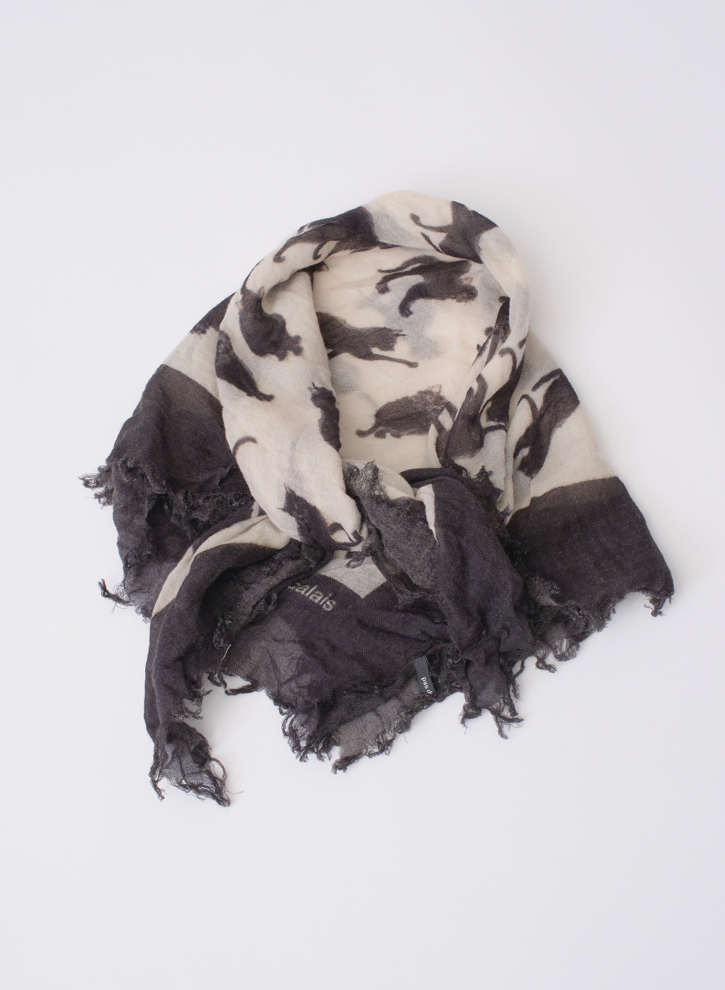 cat noirスカーフ　no.1350-0611 ¥28,600(税込) col.アイボリー