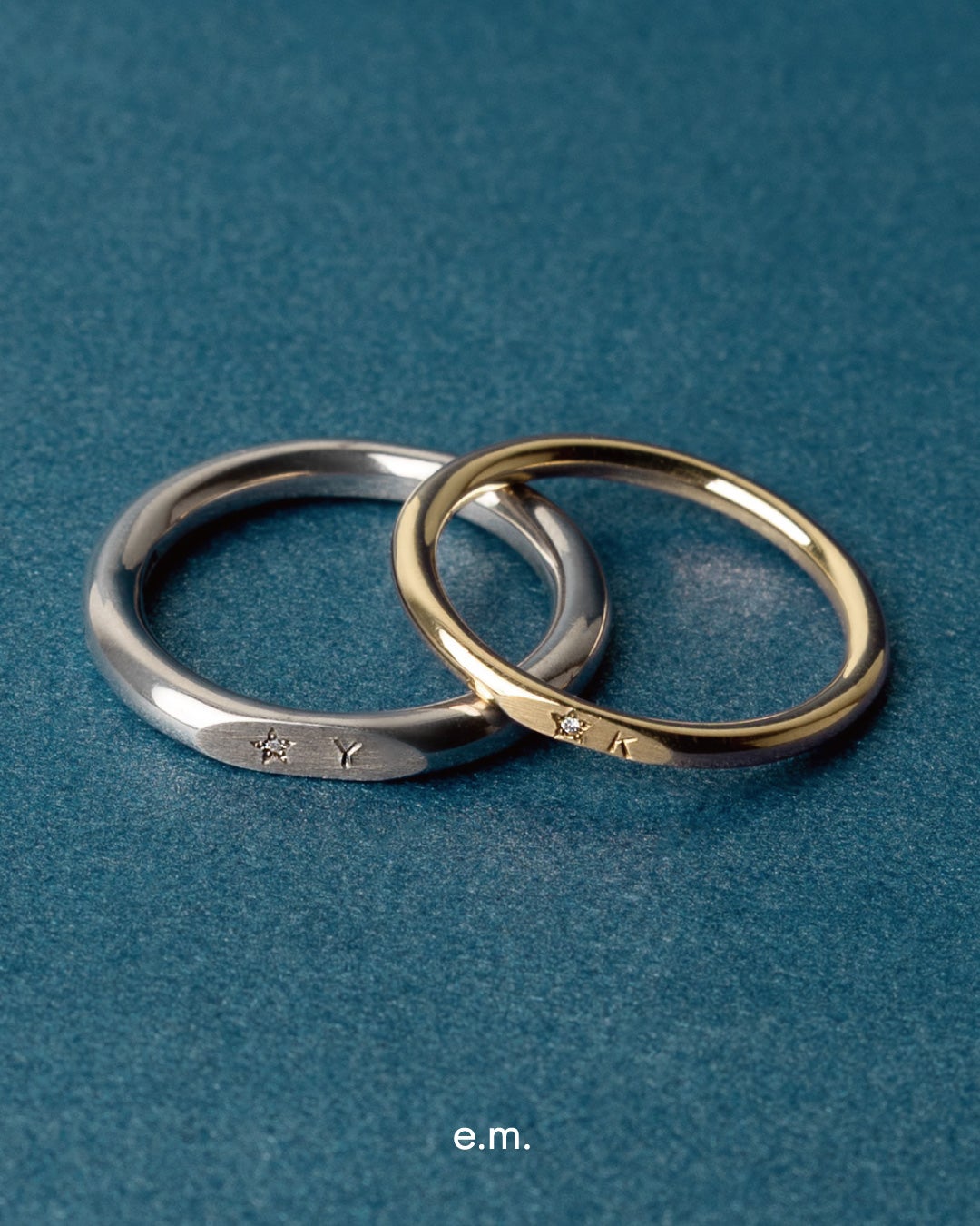 One character can be engraved next to the diamond (can be engraved at a later date)