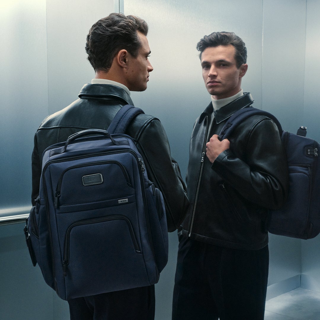 トゥミ・ブリーフ・パック　col.ネイビー　税込¥121,000