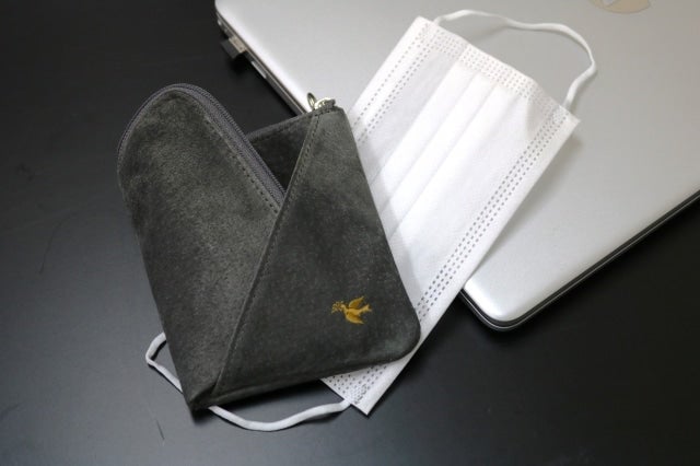 マスクを清潔に保つ！マスクケースを折り畳んで持ち運び。｜ショップ