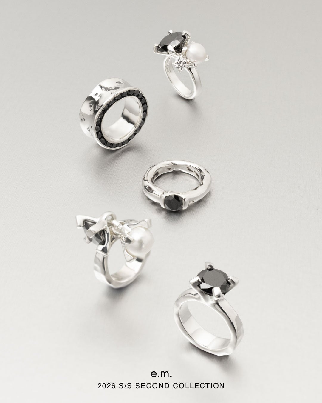 Five types available: Pinky ring (silver x black cubic zirconia)